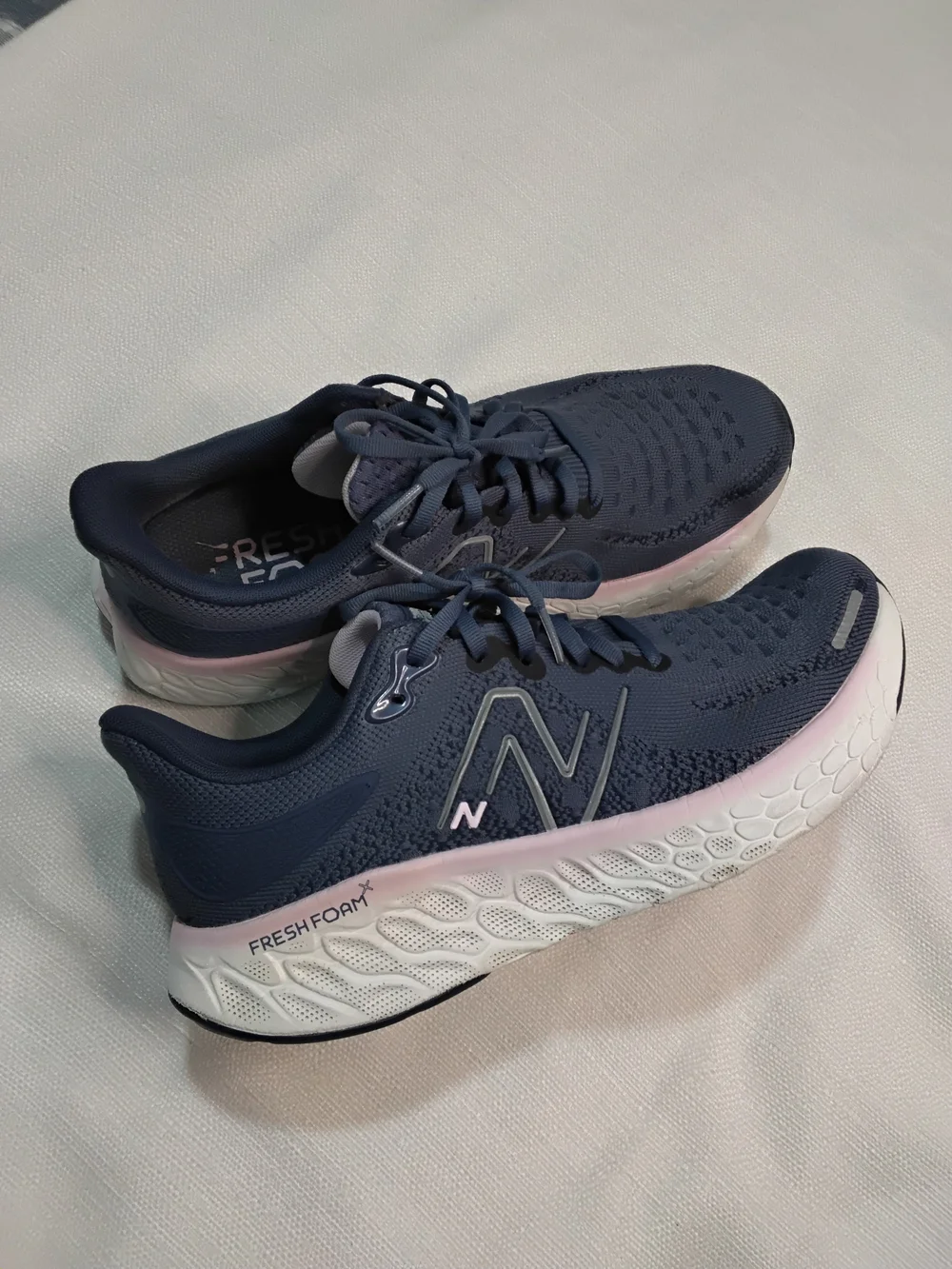 New Balance 1080 V12 Women's Navy Running Sneakers with Pale Pink Trim Sz 10.5